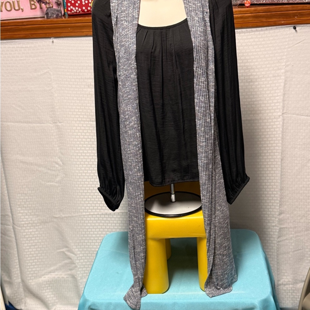 Women's Black and Gray Cardigan Sweater